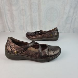 Earth Newton bronze Mary Jane leather flats size 8D (wide) GUC